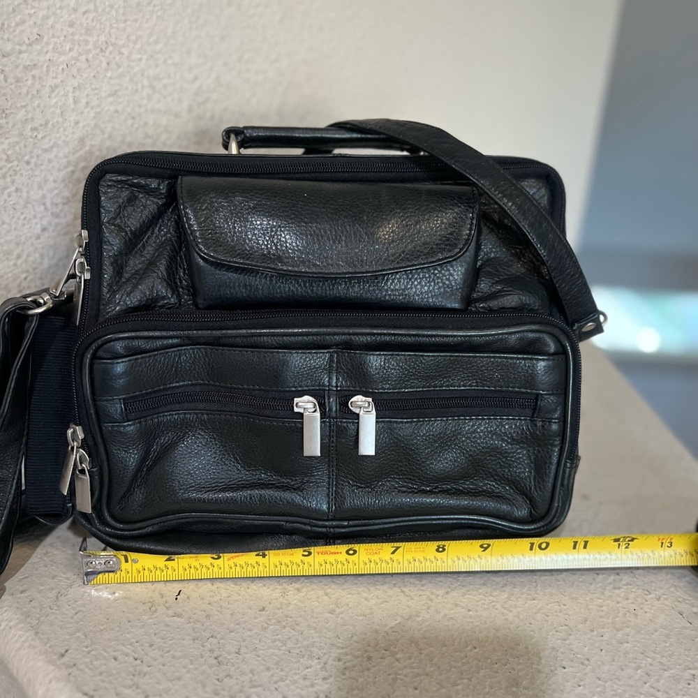 VNTG Wilson Black Leather Travel Messenger Bag Camera Bag Multiple Compartments - Picture 7 of 10